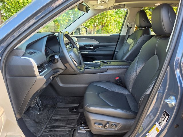 Used 2024 Toyota Grand Highlander AWD Hybrid image 21