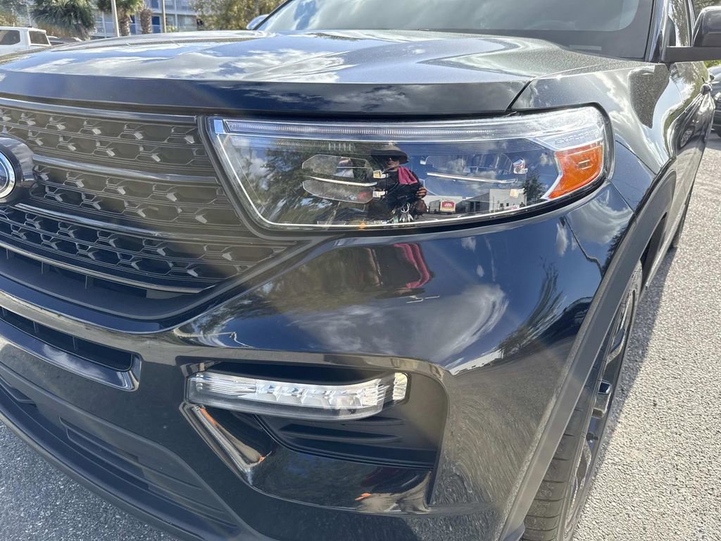 Used 2021 Ford Explorer XLT w/ Equipment Group 202A image 10