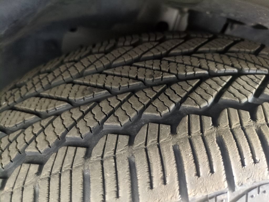 Used 2018 Jeep Cherokee Limited AWD/4WD image 29