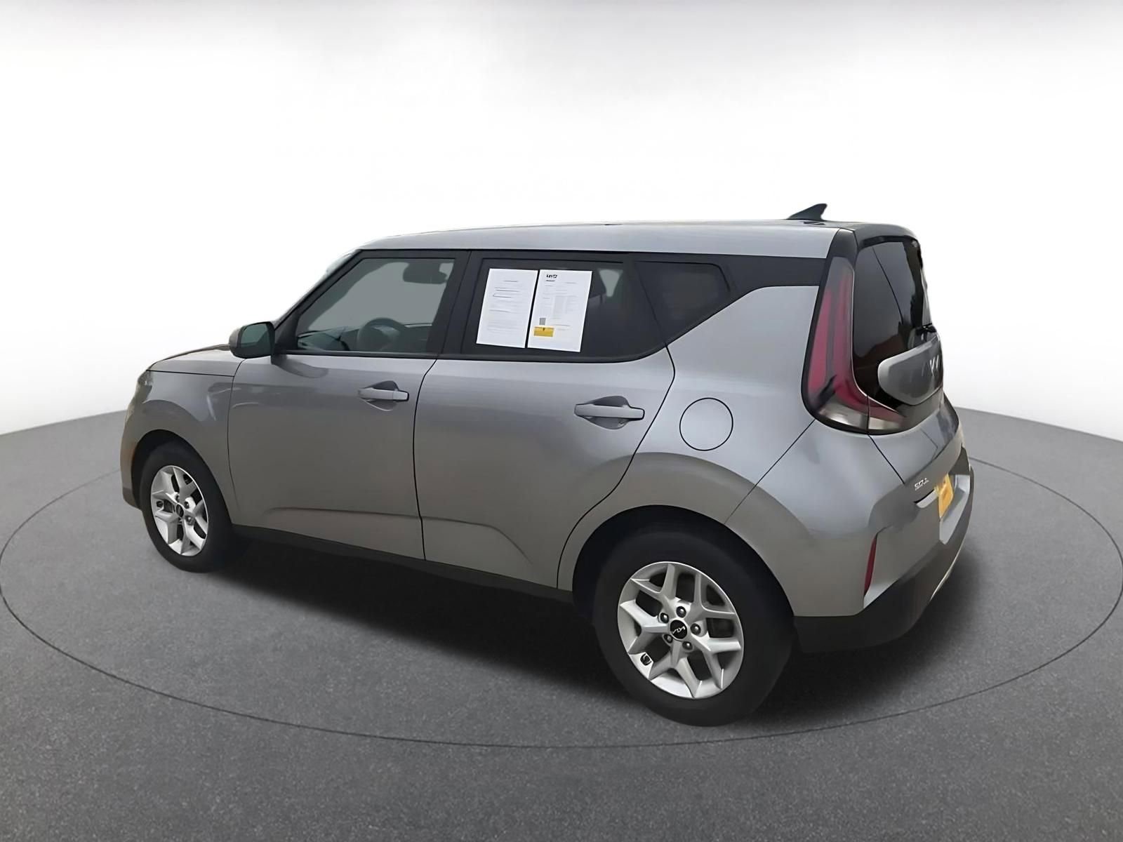 Used 2024 Kia Soul LX w/ Option Group 015 FWD image 10