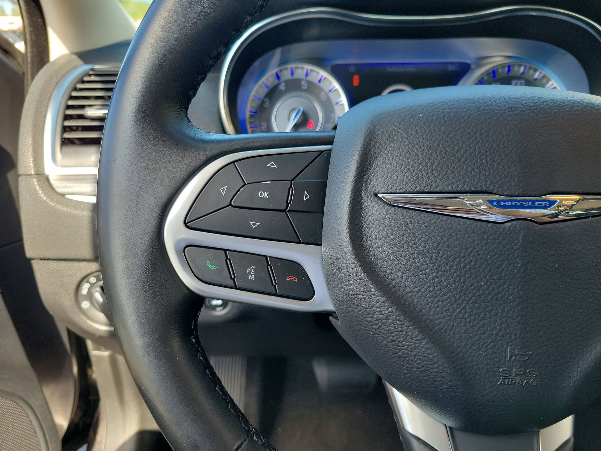 Used 2020 Chrysler 300 Touring w/ Sport Appearance Package RWD image 31