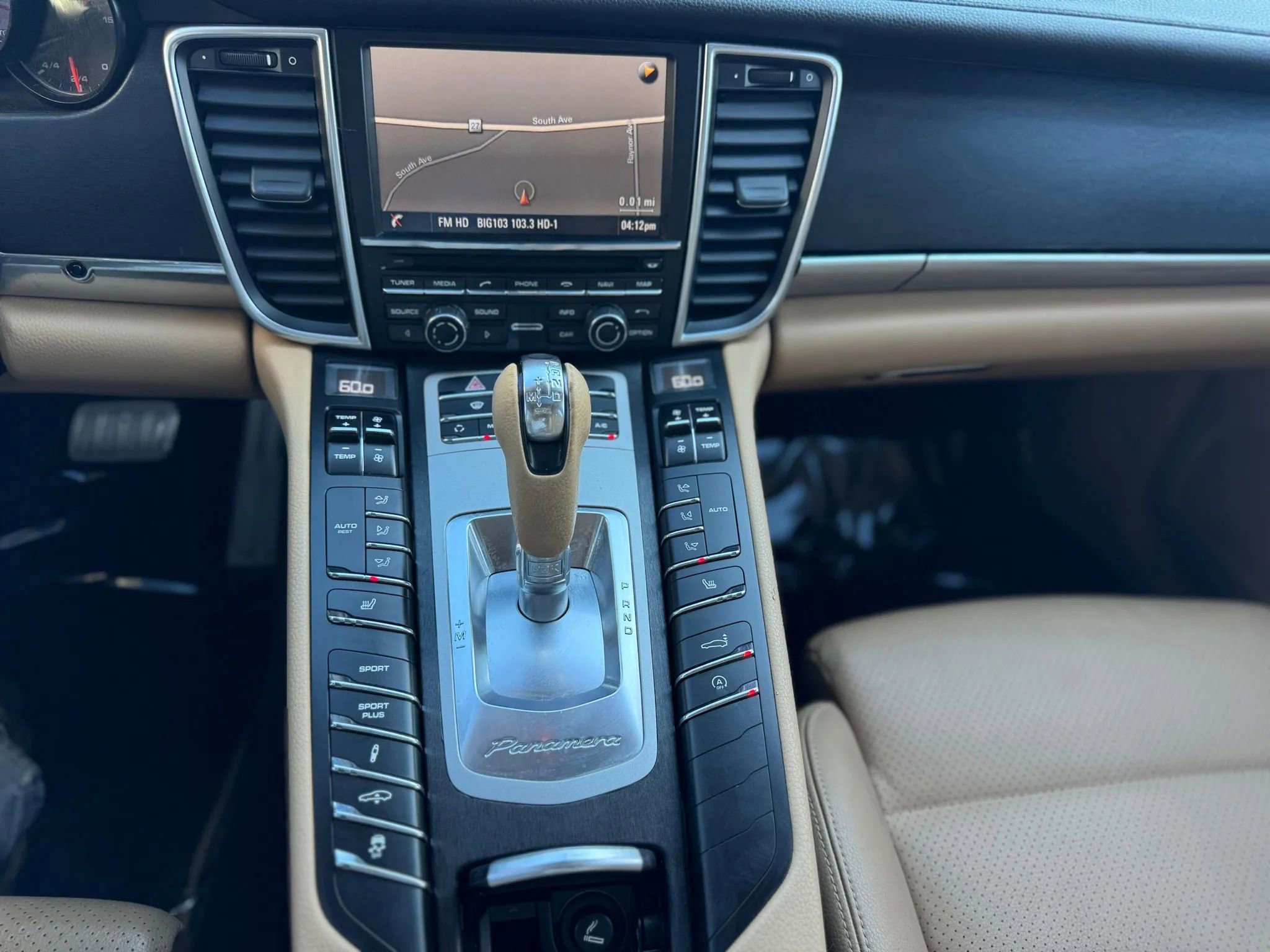 Used 2013 Porsche Panamera 4 Platinum Edition image 19