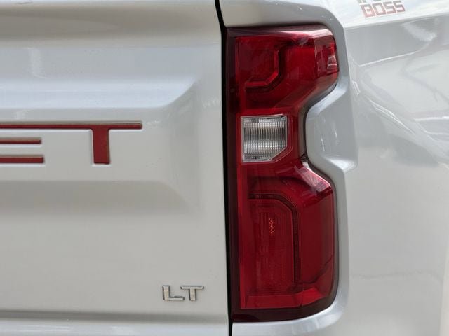 Used 2019 Chevrolet Silverado 1500 LT Trail Boss AWD/4WD image 6