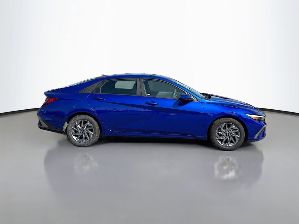 Used 2024 Hyundai Elantra SEL image 8