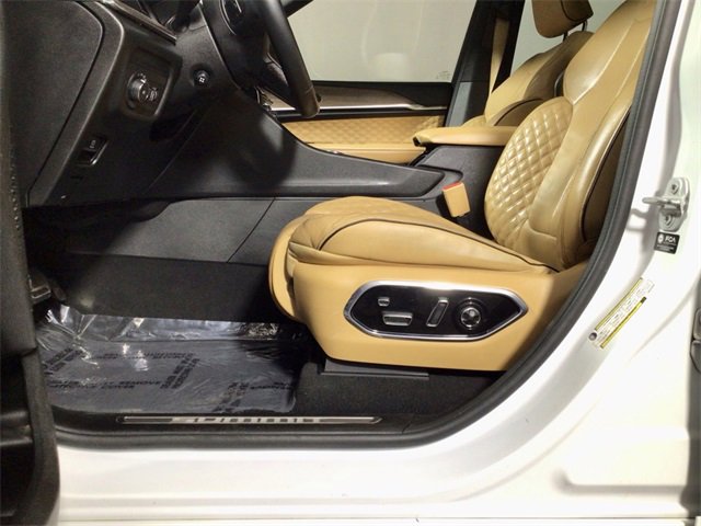 Used 2022 Jeep Grand Cherokee L Summit w/ Luxury Tech Group V image 17