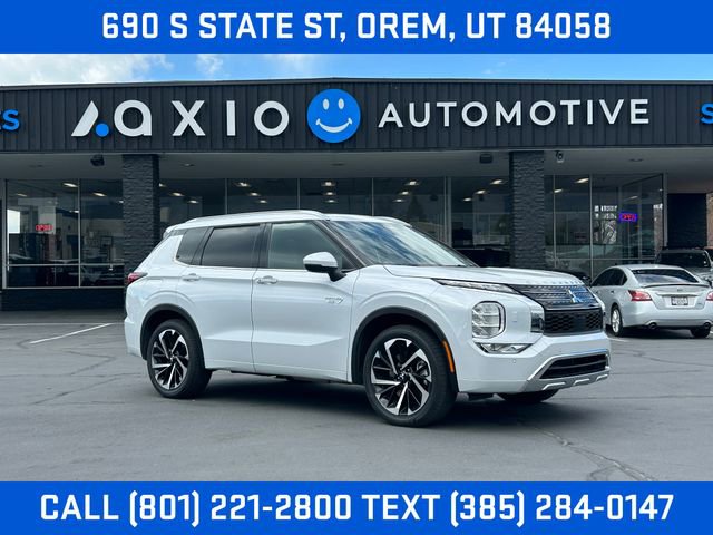 Used 2025 Mitsubishi Outlander 4WD Plug-In Hybrid image 1