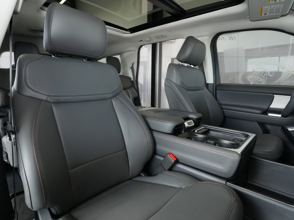 New 2025 Ford Expedition Active image 17