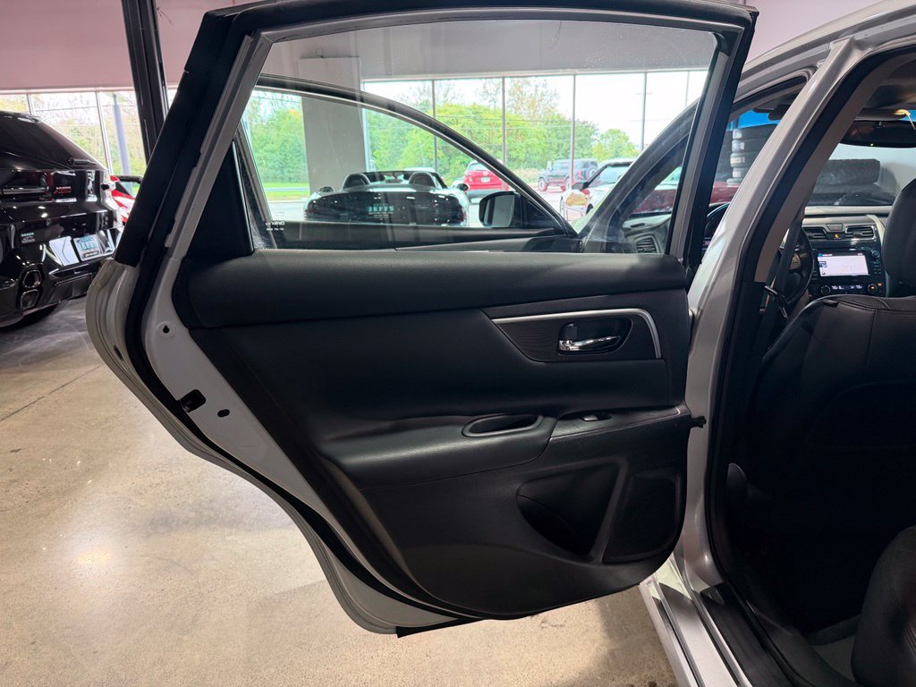 Used 2014 Nissan Altima 2.5 SL w/ Technology Package FWD image 17