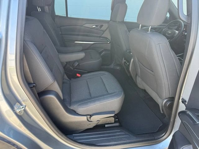 Used 2024 Chevrolet Traverse LT FWD image 14