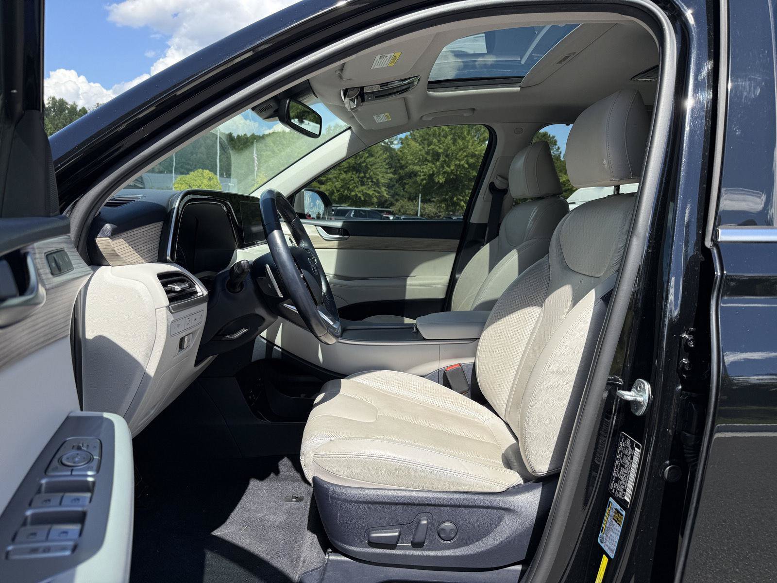 Used 2022 Hyundai Palisade SEL w/ Premium Package FWD image 12