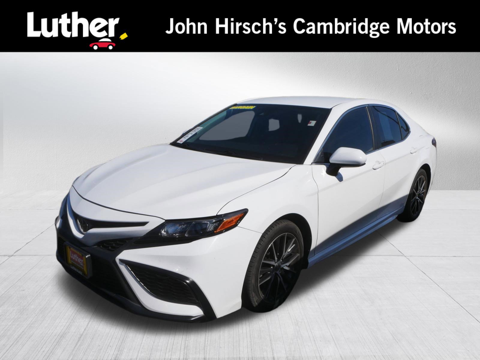Used 2021 Toyota Camry SE FWD image 1