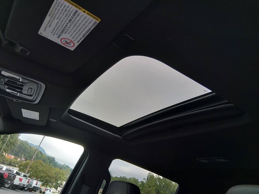 Used 2022 Chevrolet Silverado 2500 High Country w/ Safety Package II AWD/4WD image 13