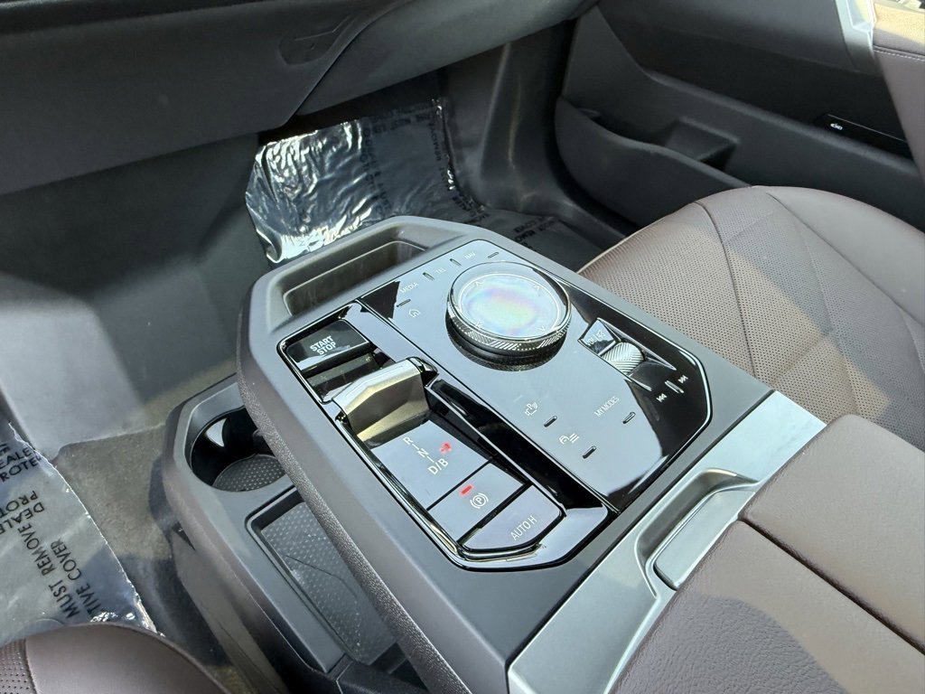 Used 2025 BMW iX xDrive50 w/ Sport Package image 27
