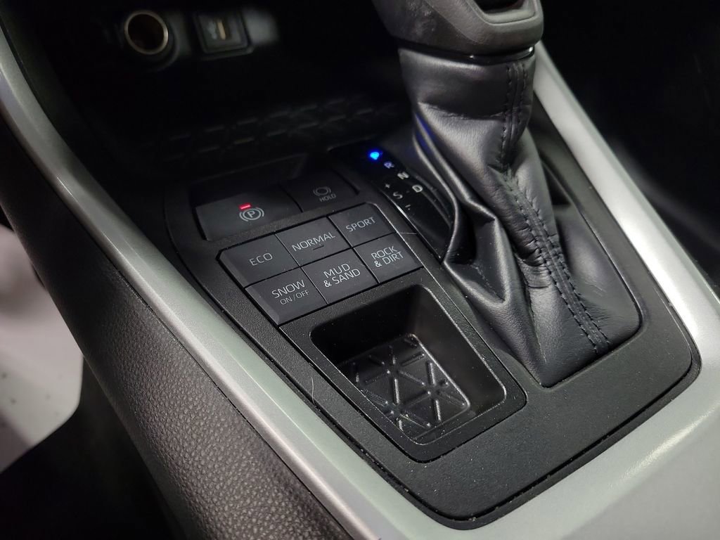 Used 2023 Toyota RAV4 LE image 15