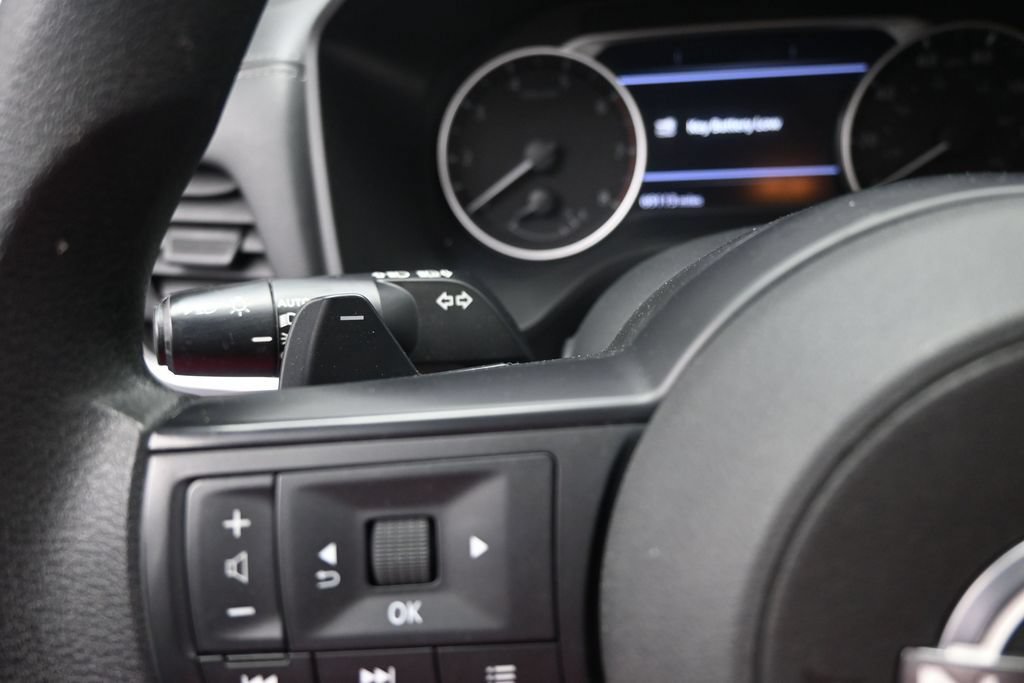 Used 2024 Nissan Rogue S FWD image 23
