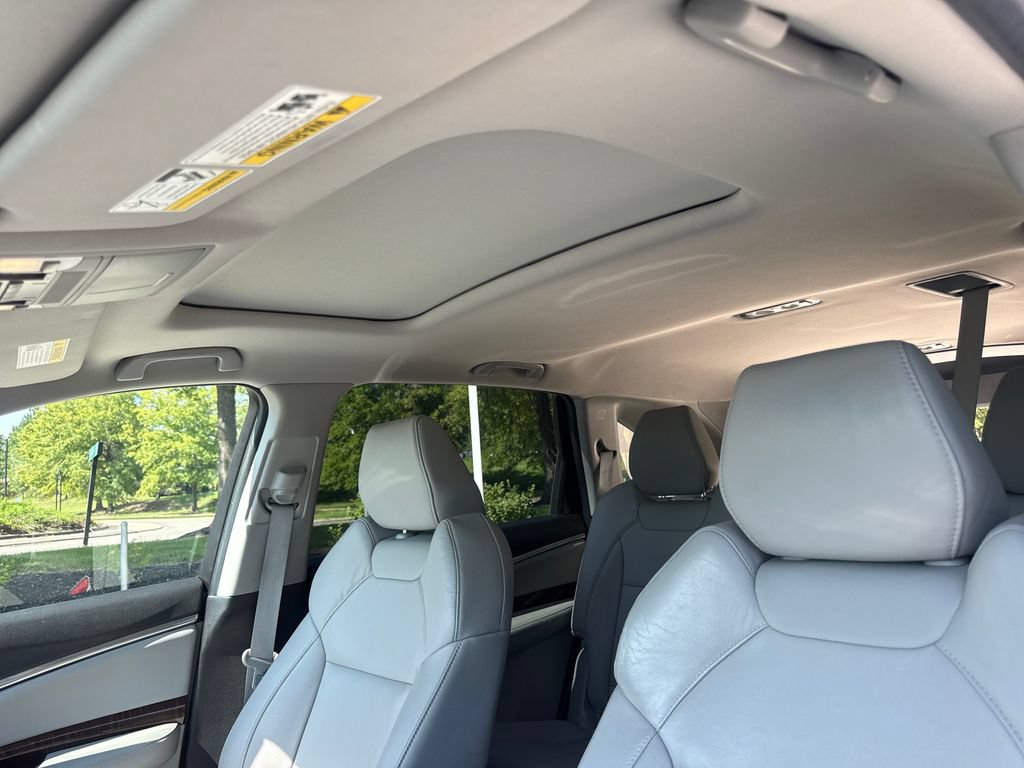Used 2017 Acura MDX w/ Technology Package AWD/4WD image 30