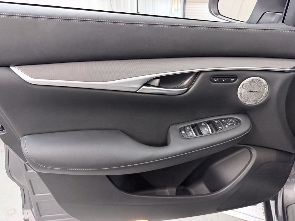 Certified 2023 INFINITI QX50 Luxe FWD image 12