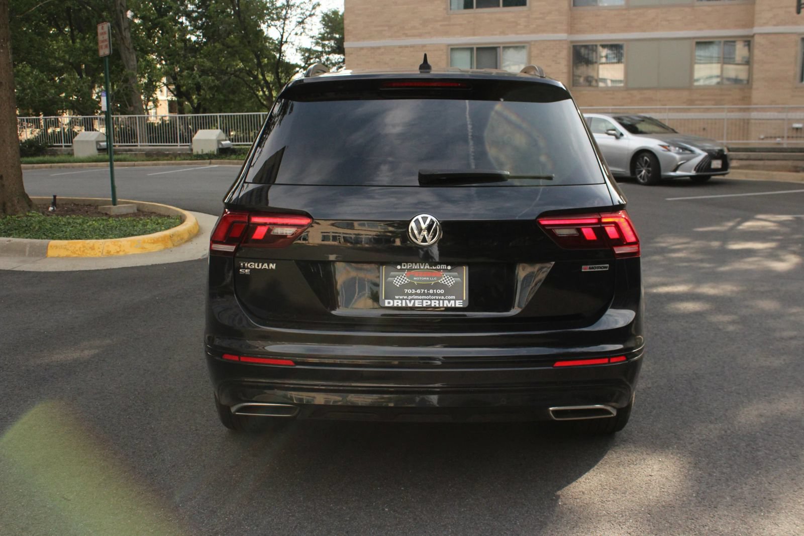 Used 2021 Volkswagen Tiguan SE R-Line AWD/4WD image 8