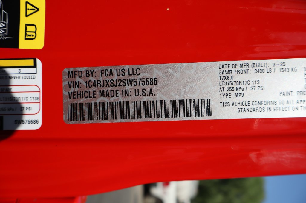 Certified 2025 Jeep Wrangler Unlimited Rubicon 392 AWD/4WD image 37