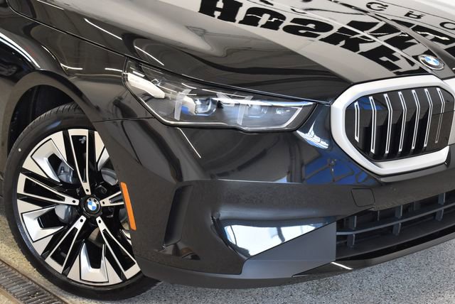 New 2026 BMW 530i xDrive w/ Premium Package image 31