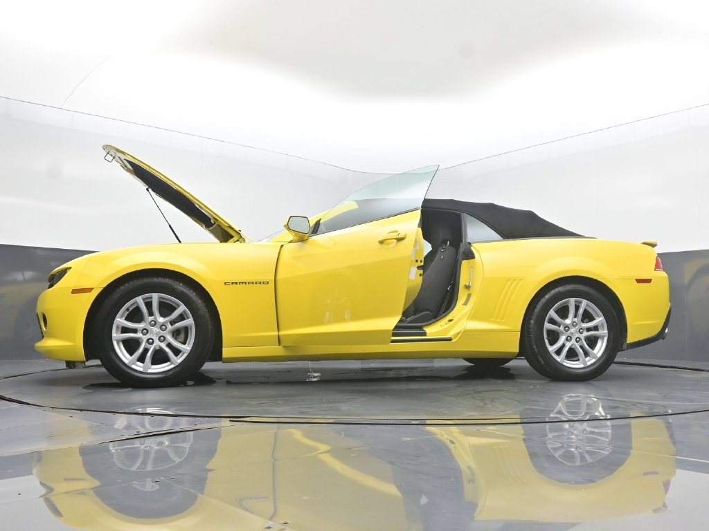 Used 2015 Chevrolet Camaro LT RWD image 62