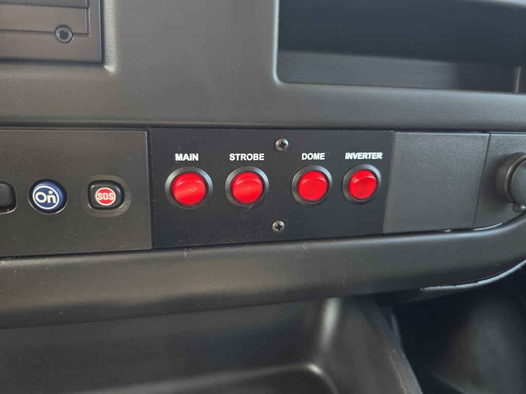Used 2015 Chevrolet Express 2500 RWD image 26
