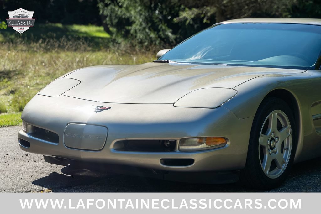 Used 1999 Chevrolet Corvette Coupe RWD image 15