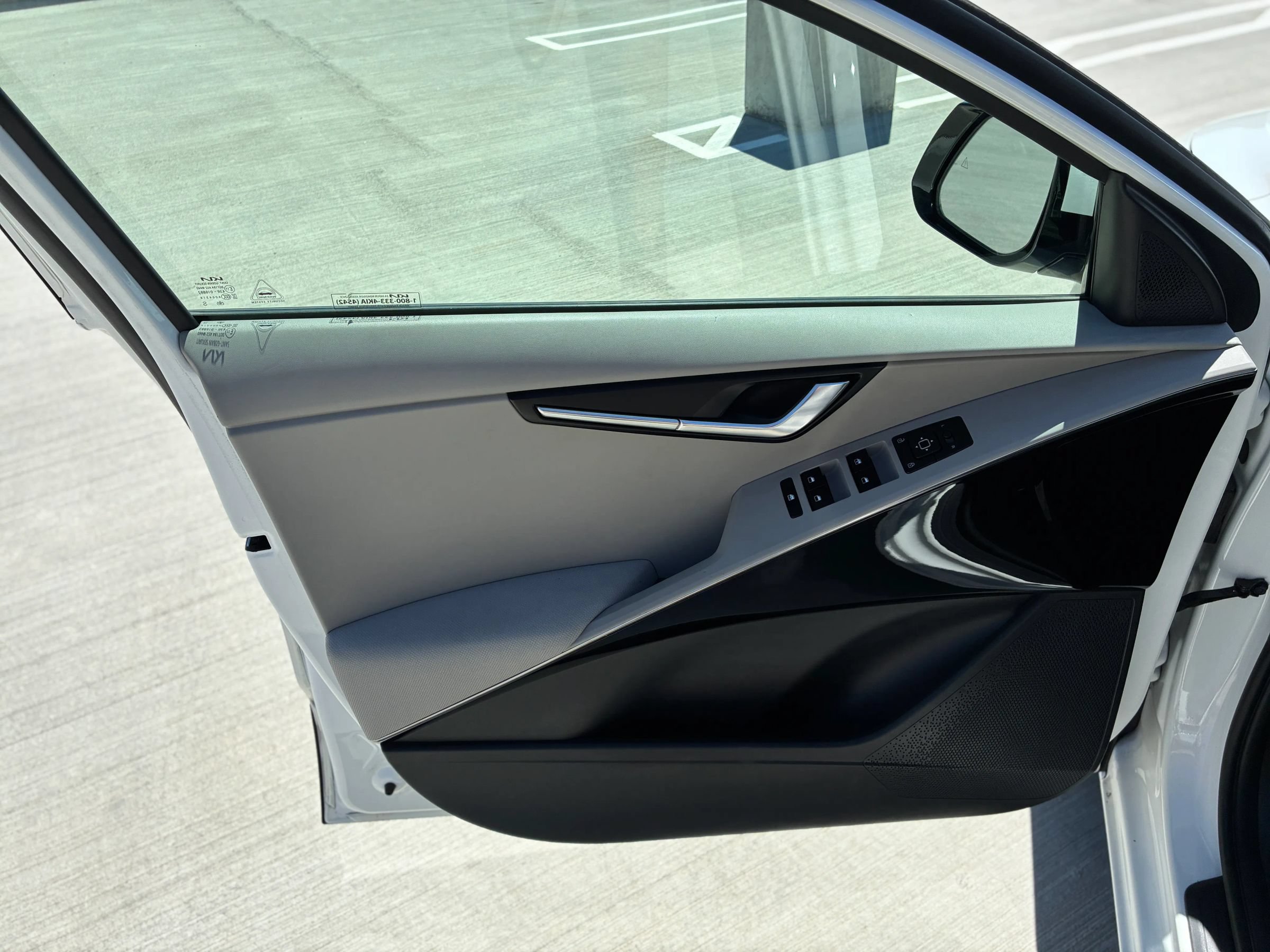 Used 2023 Kia Niro Wind FWD image 26