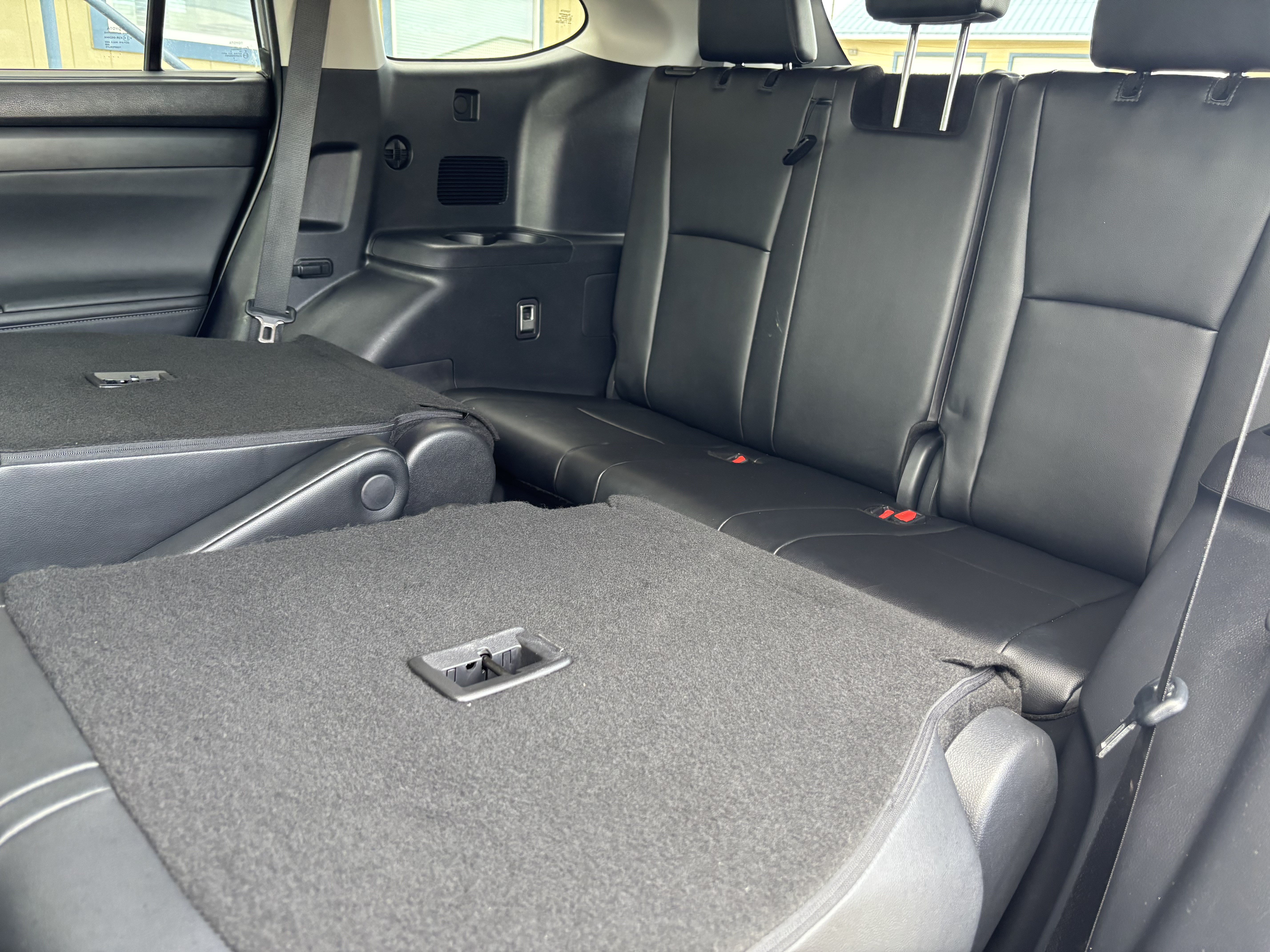 Used 2025 Toyota Highlander XLE AWD/4WD image 27