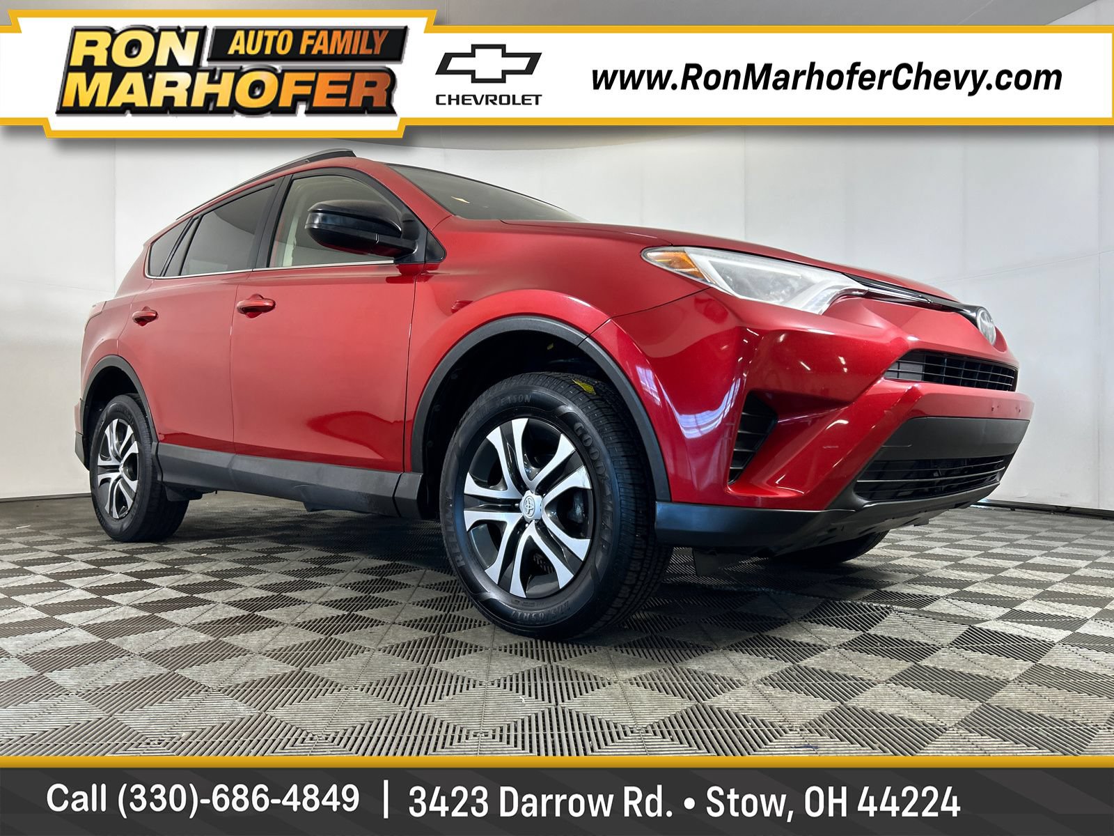 Used 2017 Toyota RAV4 LE AWD/4WD image 1