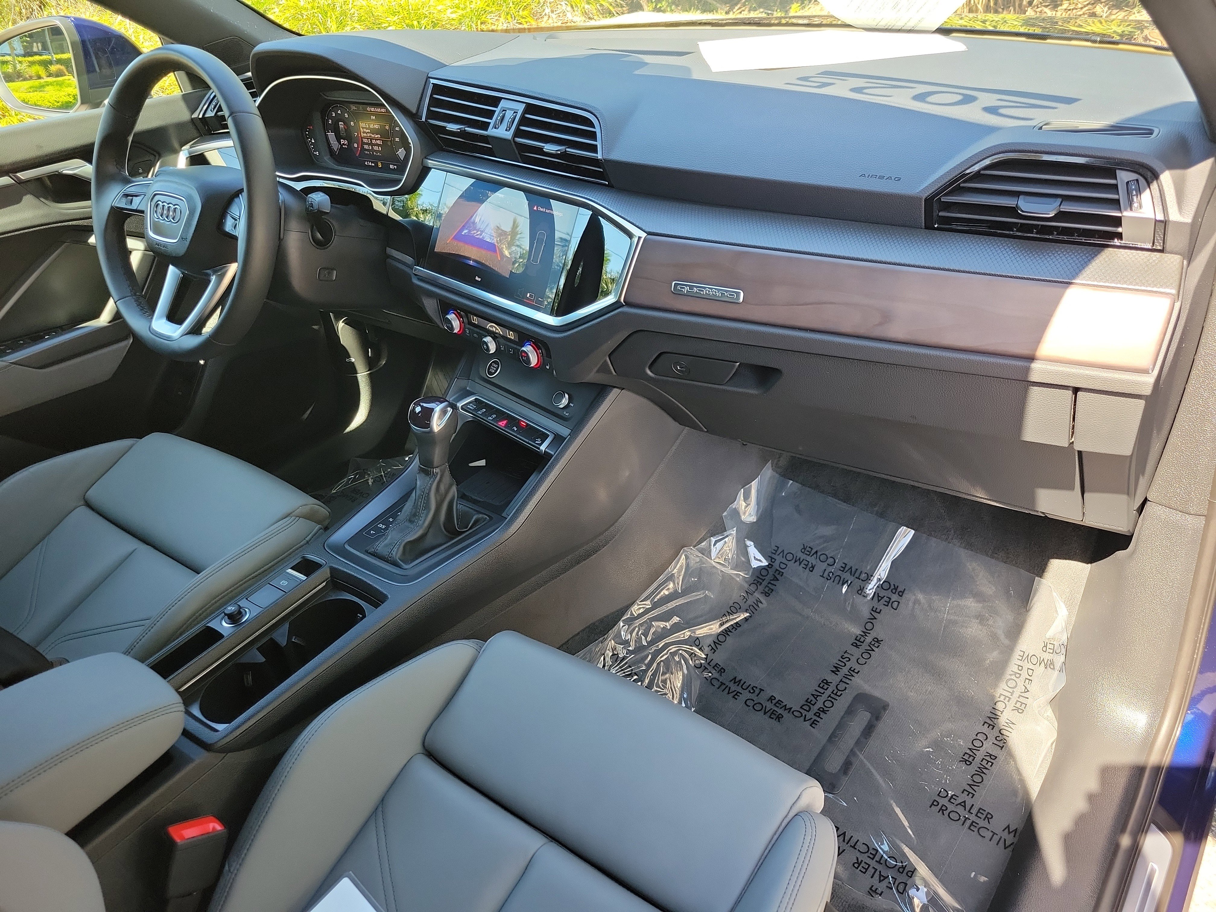 Used 2025 Audi Q3 2.0T Premium w/ Convenience Package image 11