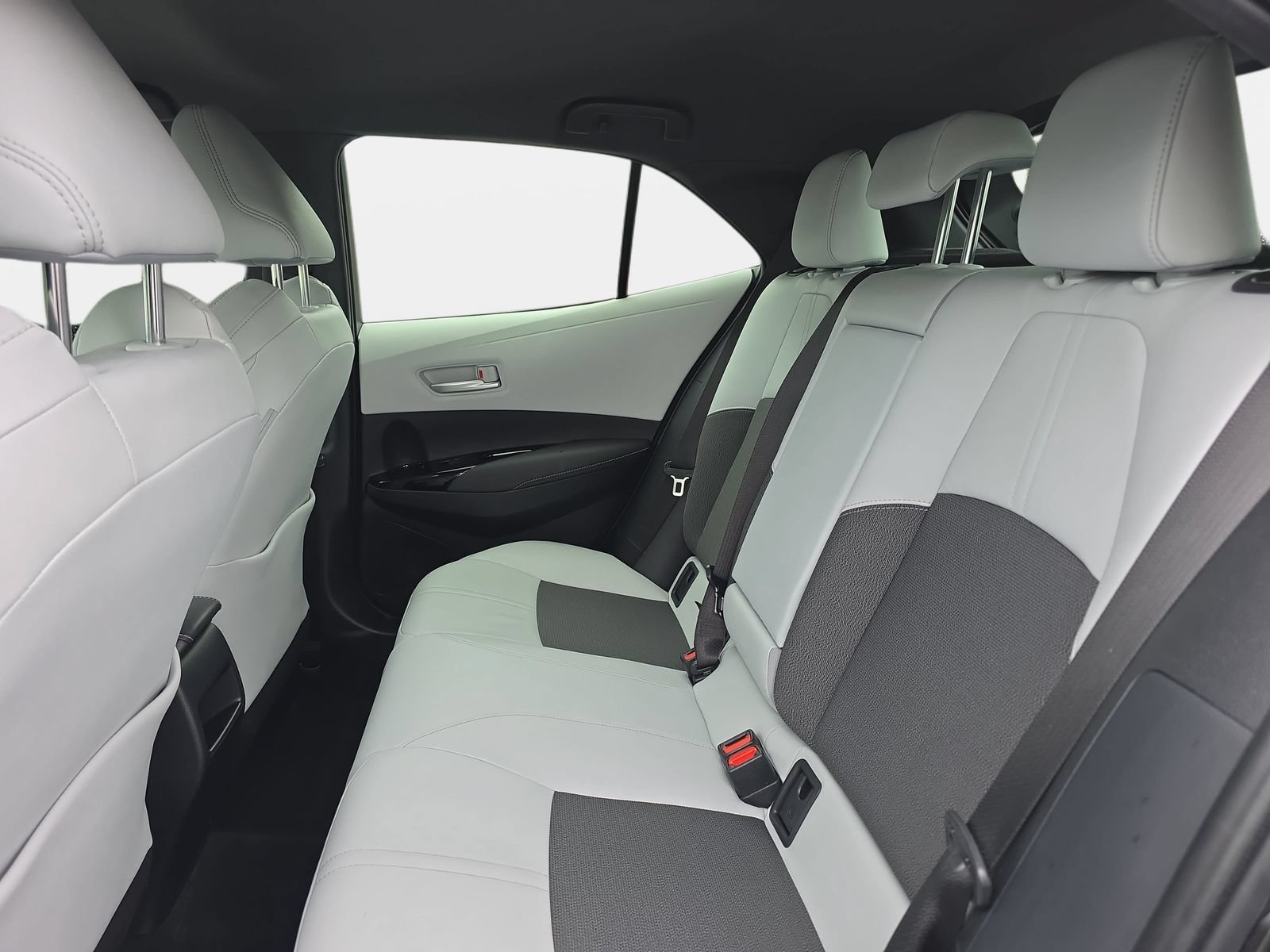 Used 2021 Toyota Corolla XSE FWD image 13