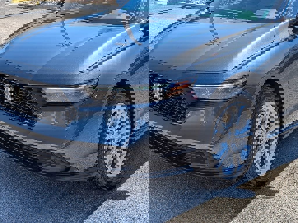 Certified 2025 Honda Accord LX image 6