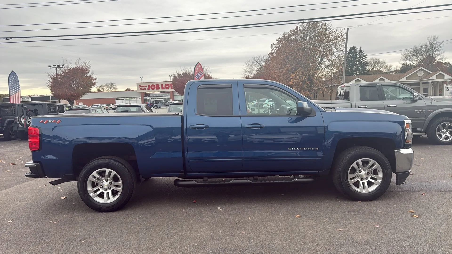 Used 2018 Chevrolet Silverado 1500 LT w/ All Star Edition AWD/4WD image 10