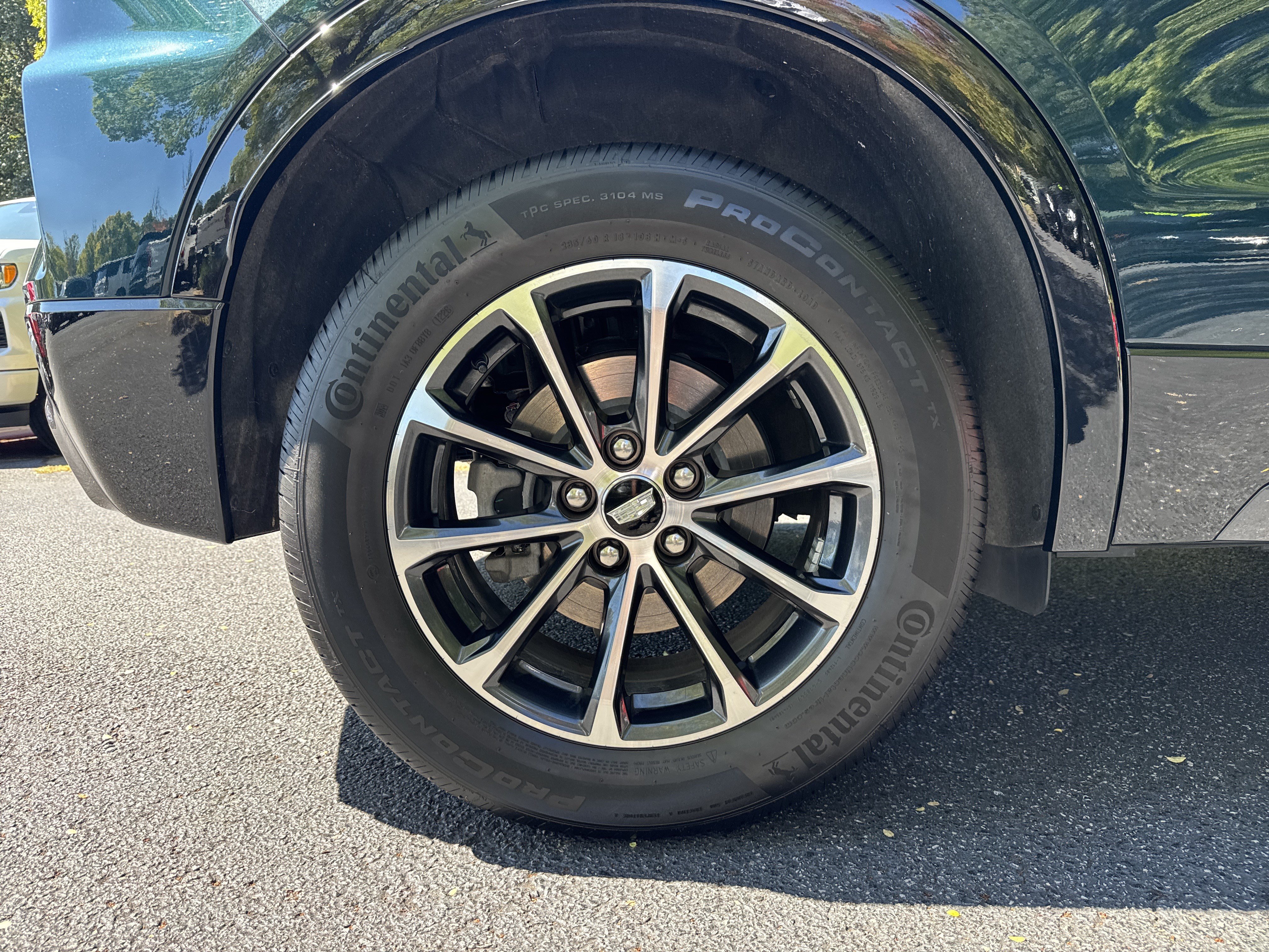 Used 2024 Cadillac XT4 Sport w/ Active Safety Package AWD/4WD image 16