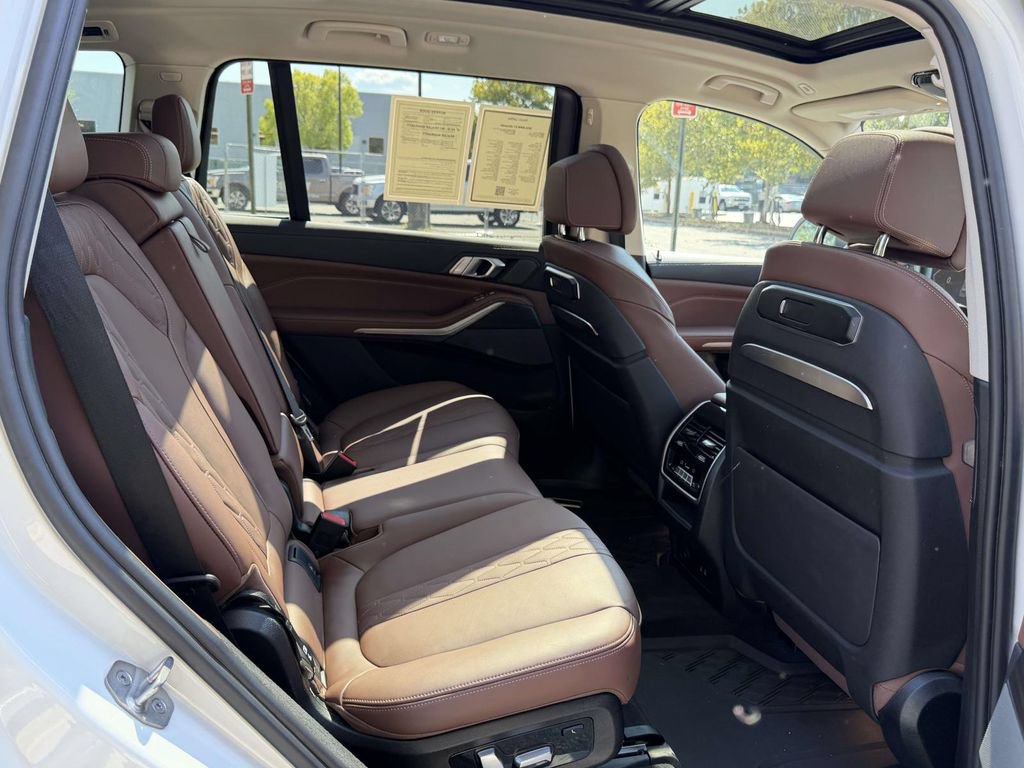 Used 2023 BMW X7 xDrive40i w/ Executive Package AWD/4WD image 11