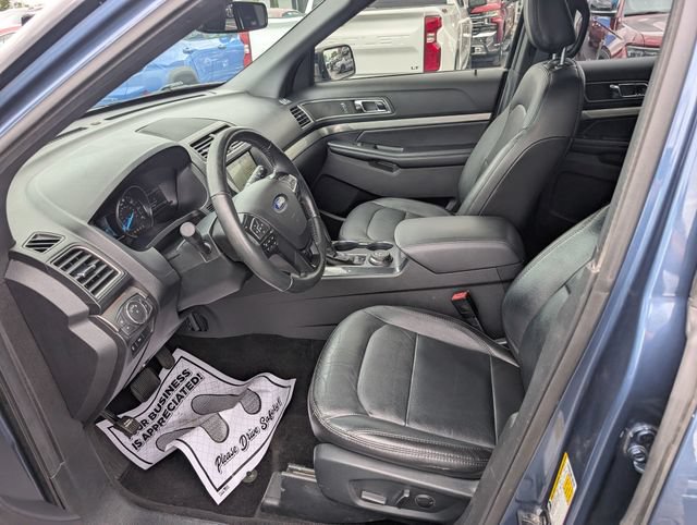 Used 2018 Ford Explorer XLT w/ Equipment Group 202A AWD/4WD image 15