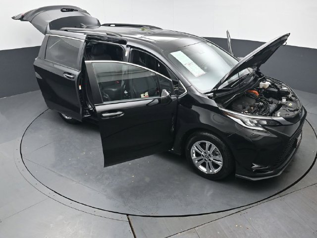 Used 2023 Toyota Sienna XSE w/ XSE Plus Package AWD/4WD image 54
