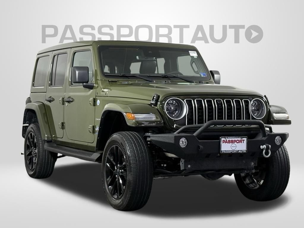 Used 2024 Jeep Wrangler Unlimited Sahara w/ Technology Group image 4