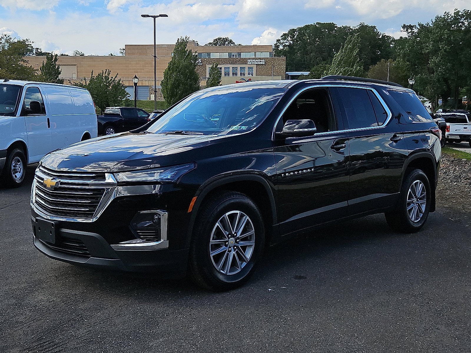 Certified 2023 Chevrolet Traverse LT image 3