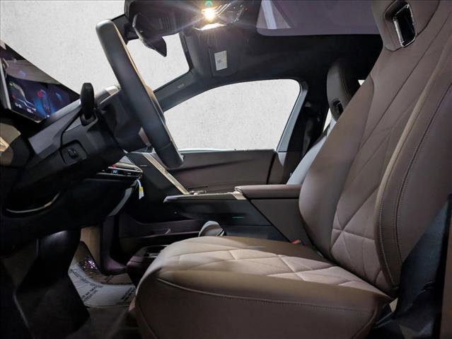 Used 2026 BMW iX xDrive60 image 4