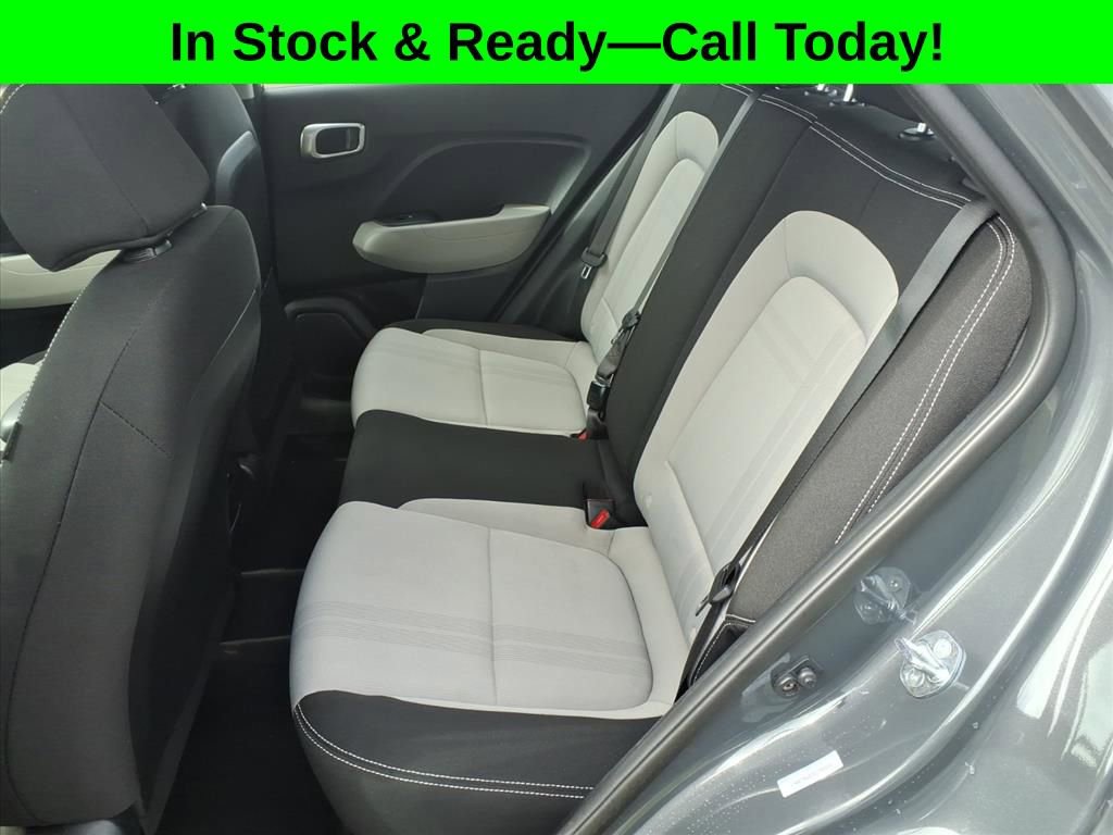 Used 2025 Hyundai Venue SEL image 27