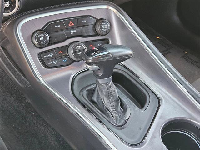 Used 2016 Dodge Challenger SXT RWD image 17