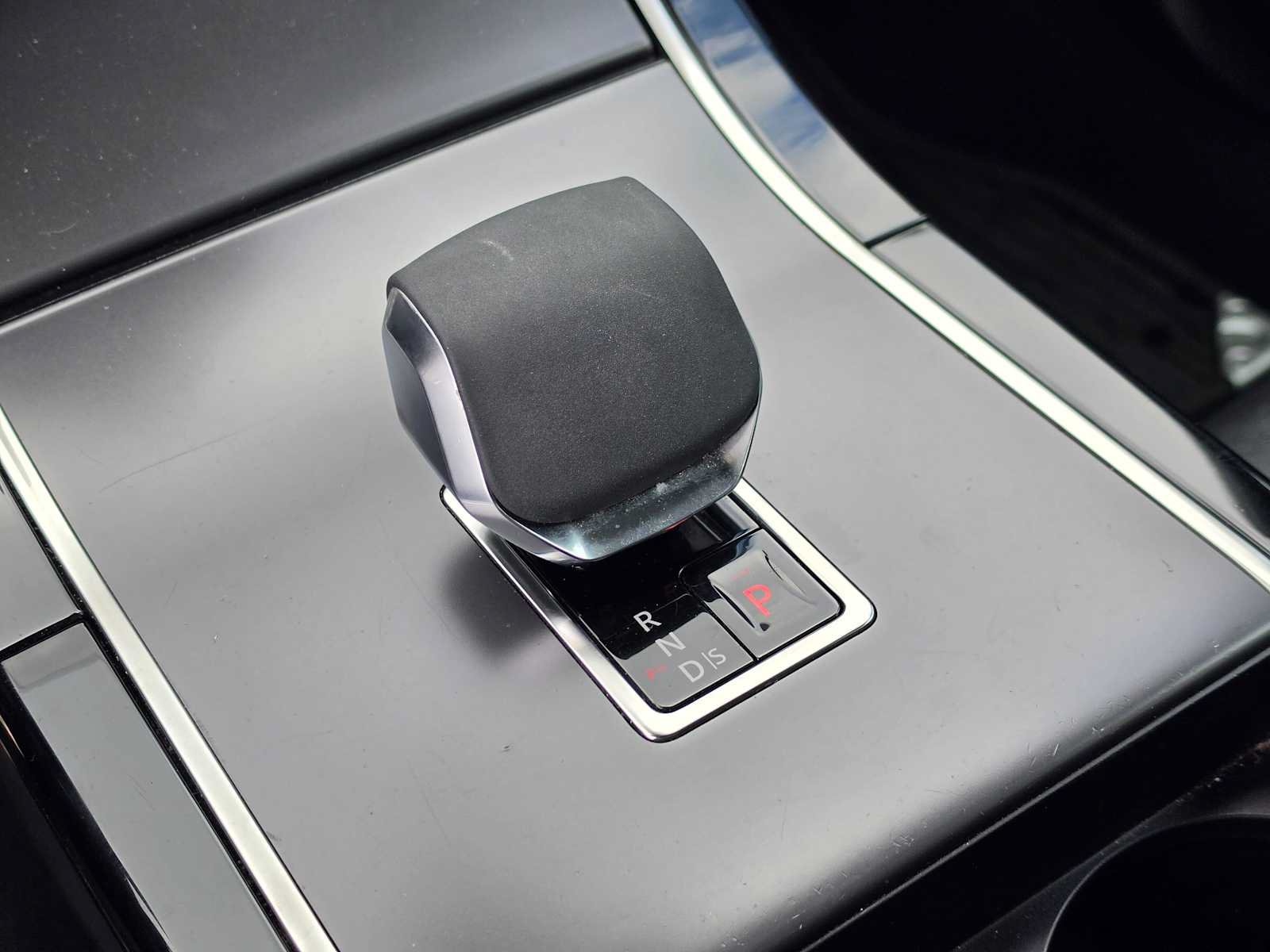Used 2024 Land Rover Range Rover Evoque Dynamic SE AWD/4WD image 32