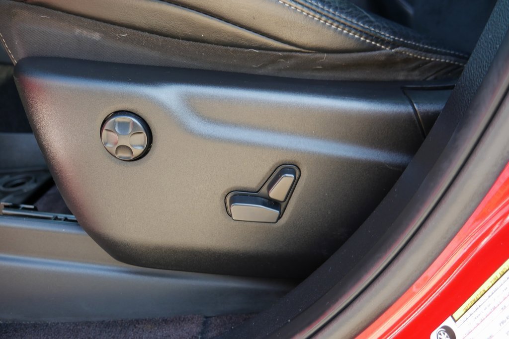 Used 2015 Jeep Grand Cherokee SRT w/ Luxury Group II image 10