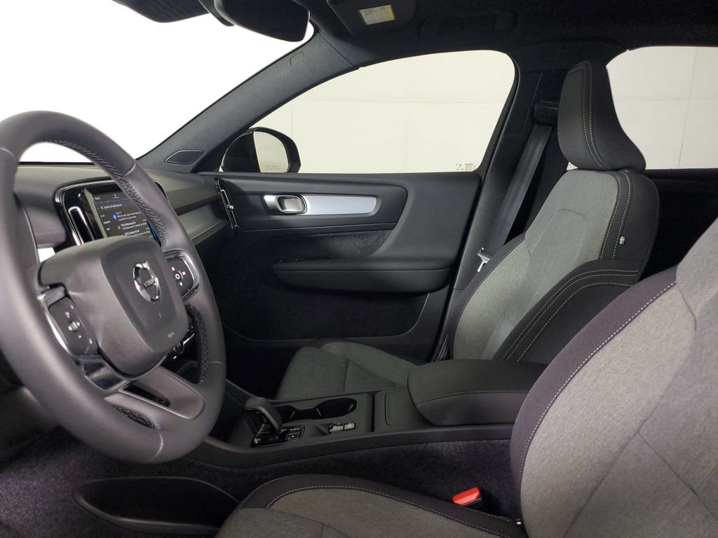 Certified 2026 Volvo XC40 B5 Core AWD/4WD image 24