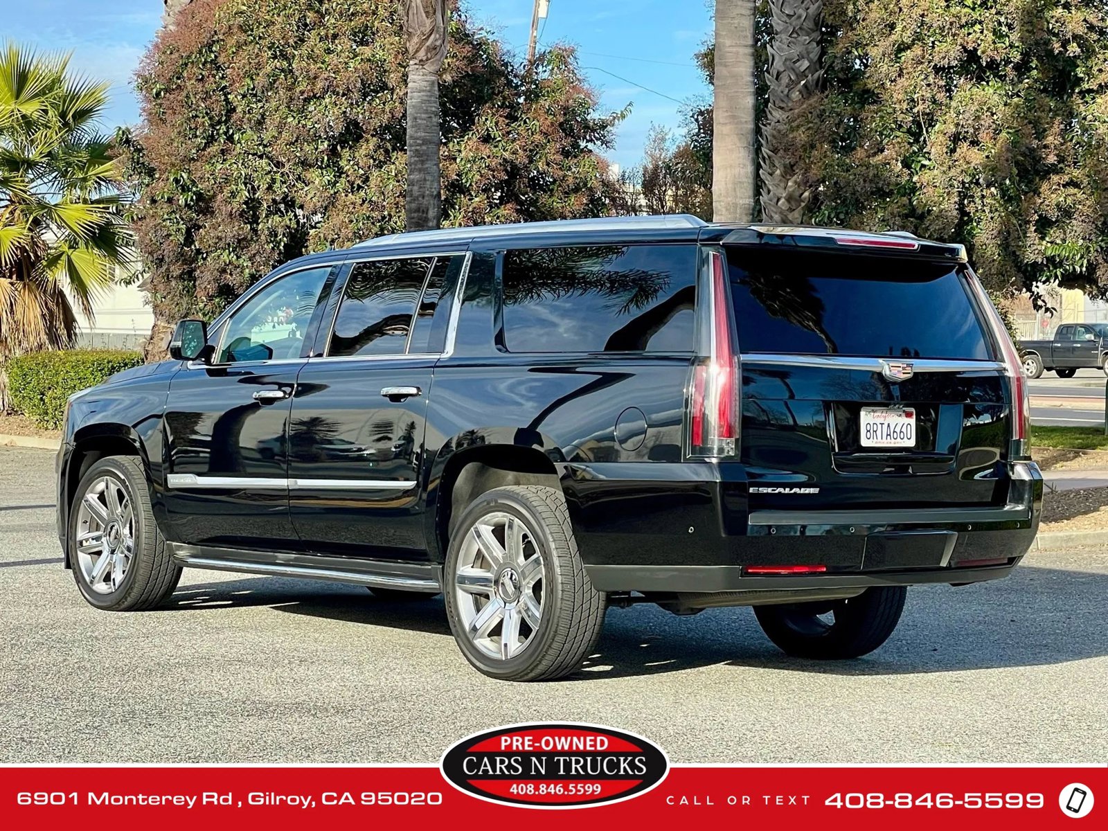 Used 2019 Cadillac Escalade ESV Premium Luxury image 4