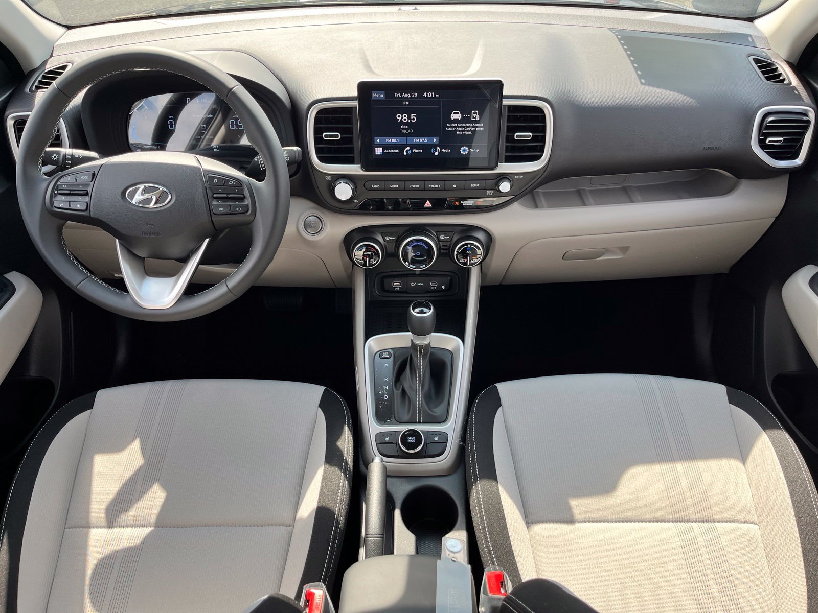 New 2026 Hyundai Venue SEL FWD image 8