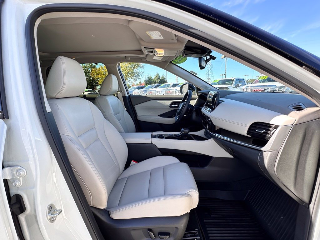 Used 2023 Nissan Rogue SL w/ SL Premium Package AWD/4WD image 12