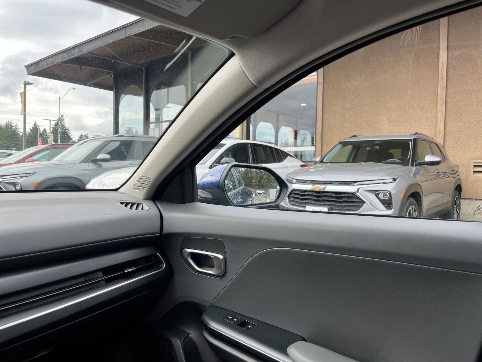 Used 2025 Kia K4 FWD image 36